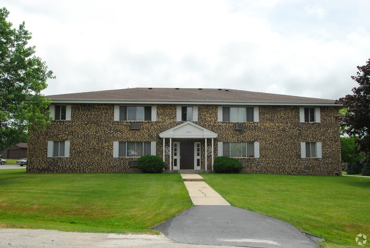Building Photo - 4335 Kennedy Dr