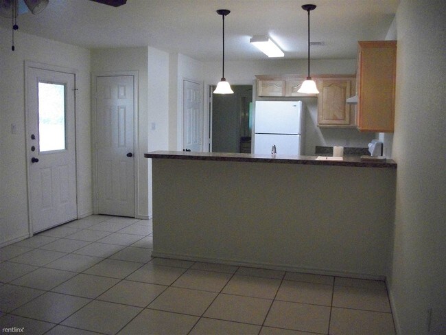Foto del edificio - 715 N Pecan St