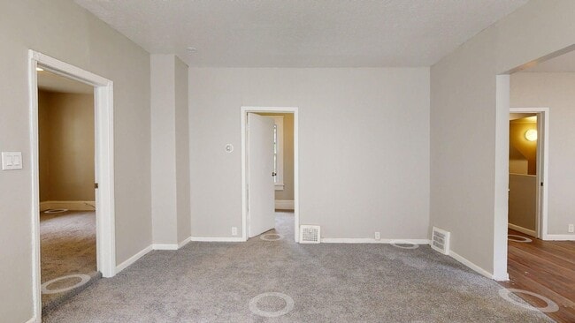 Building Photo - 3200 W 94th St