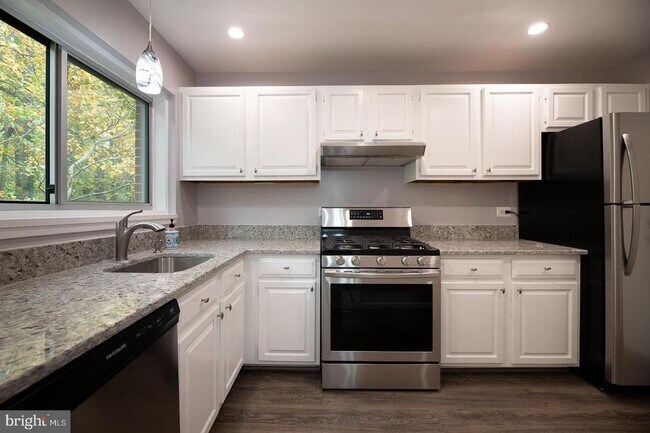 Foto del edificio - 10619 Weymouth St #202, Bethesda, MD 20814