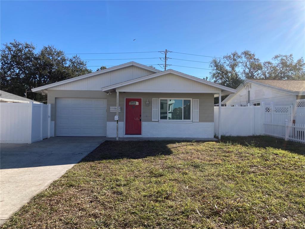 Foto principal - 5417 1st St NE