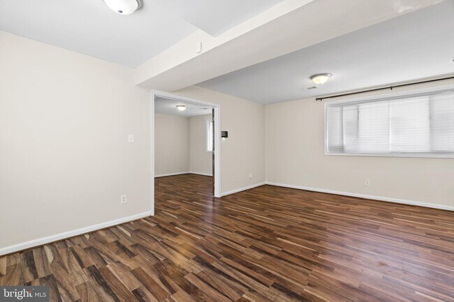 Building Photo - 208 45th St NE