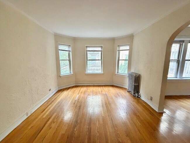 Foto del edificio - 1426 Farwell W Ave