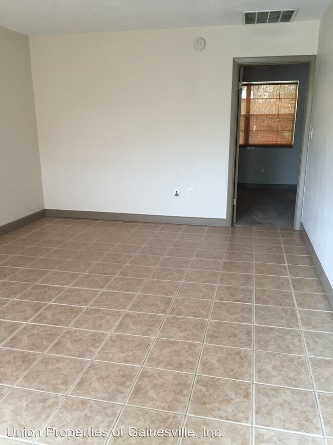 Interior Photo - 1212 SW 5th Ave