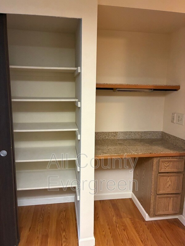 Foto del edificio - 987 26th Pl NE