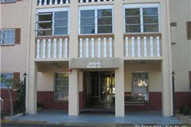 Foto del edificio - 3704 Broadway-