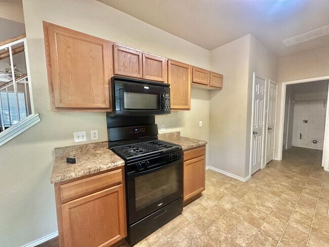 Foto del edificio - 4 BED 3 BATH IN ROUND ROCK TX