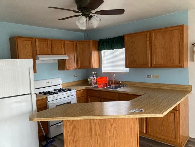 Building Photo - 855 Mulford Ln