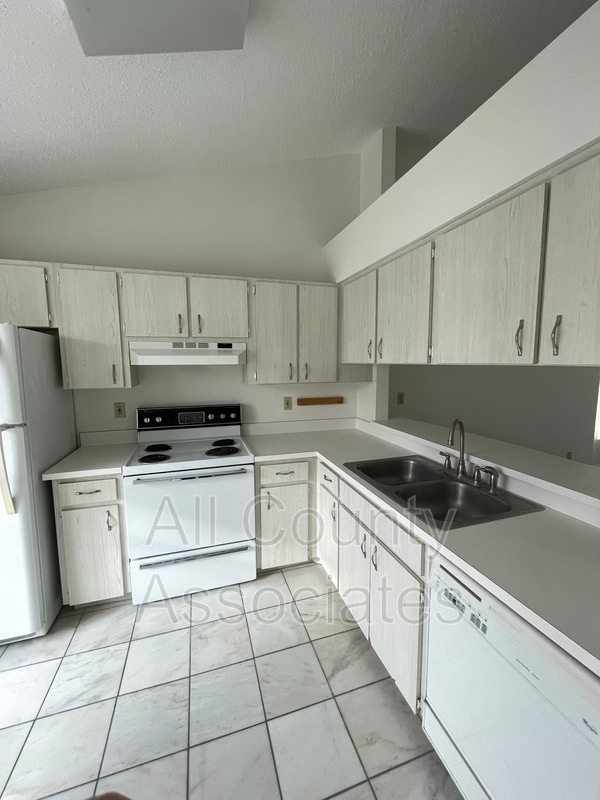 Building Photo - 138 Sun Isle Cir