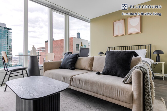 Building Photo - 1000 S Michigan Ave