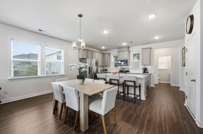 Foto del edificio - 301 Lanyard St