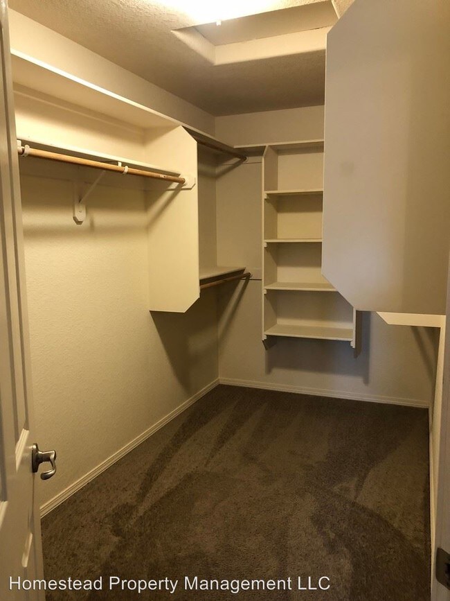 Foto del edificio - 345-351 Norway St NE