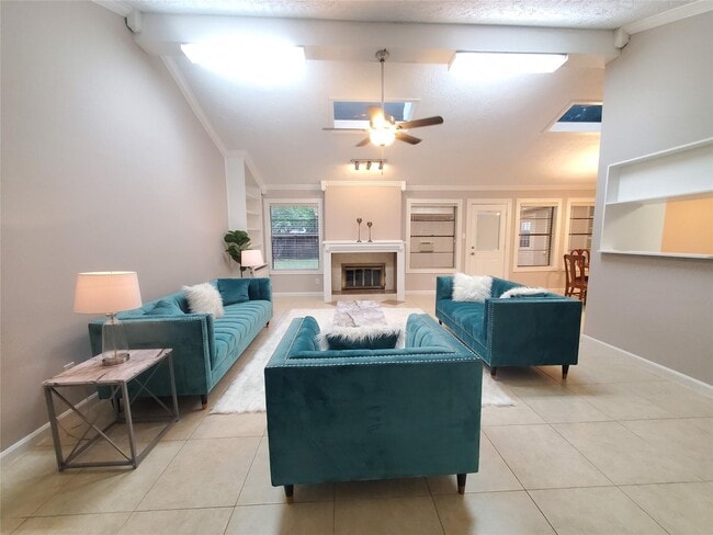 Building Photo - 3002 Frontier Dr