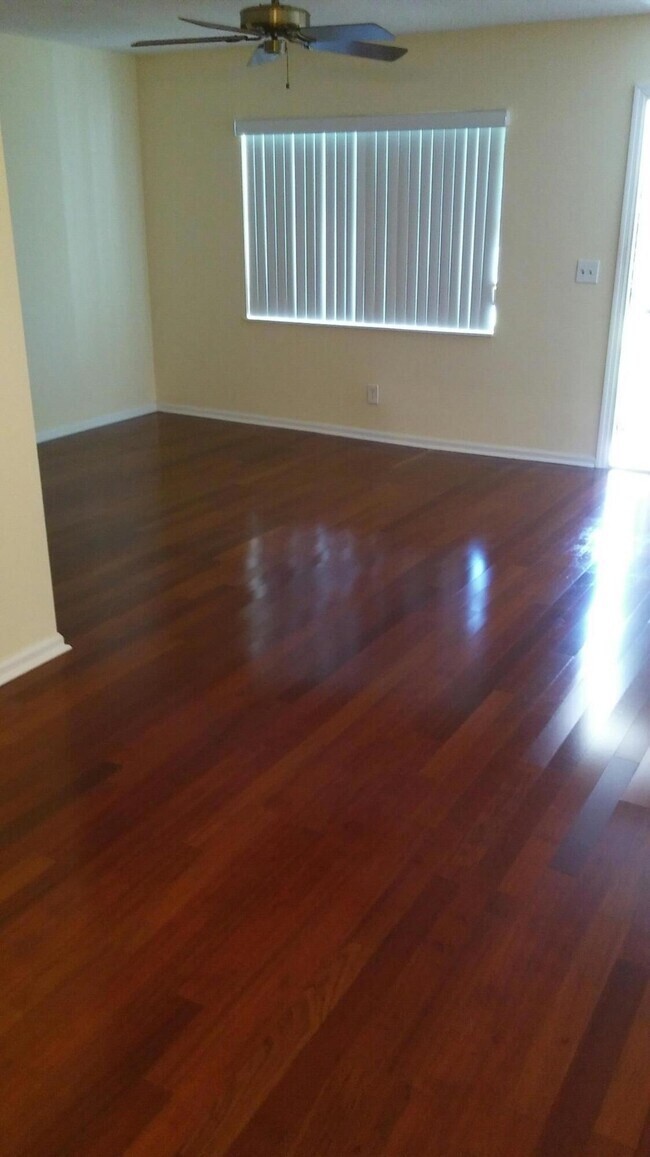 Foto del edificio - 2413 Lowson Blvd