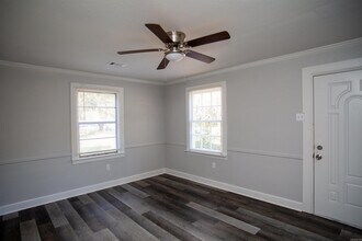 Building Photo - 1412 Peyton St
