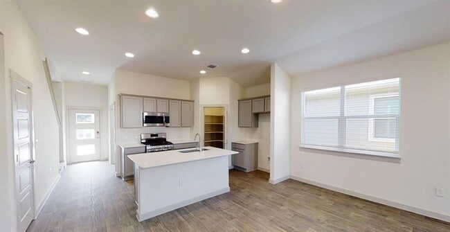 Foto del edificio - 3708 Niddry Dr