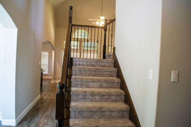 Building Photo - 1421 Baynes Dr