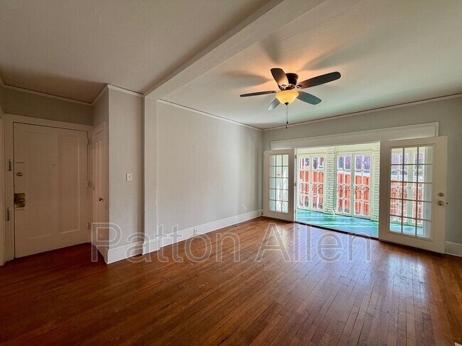 Building Photo - 116 E Chestnut St