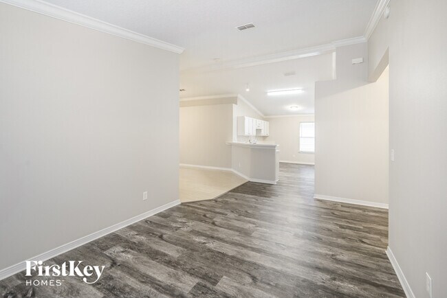 Building Photo - 7343 Ironside Dr W