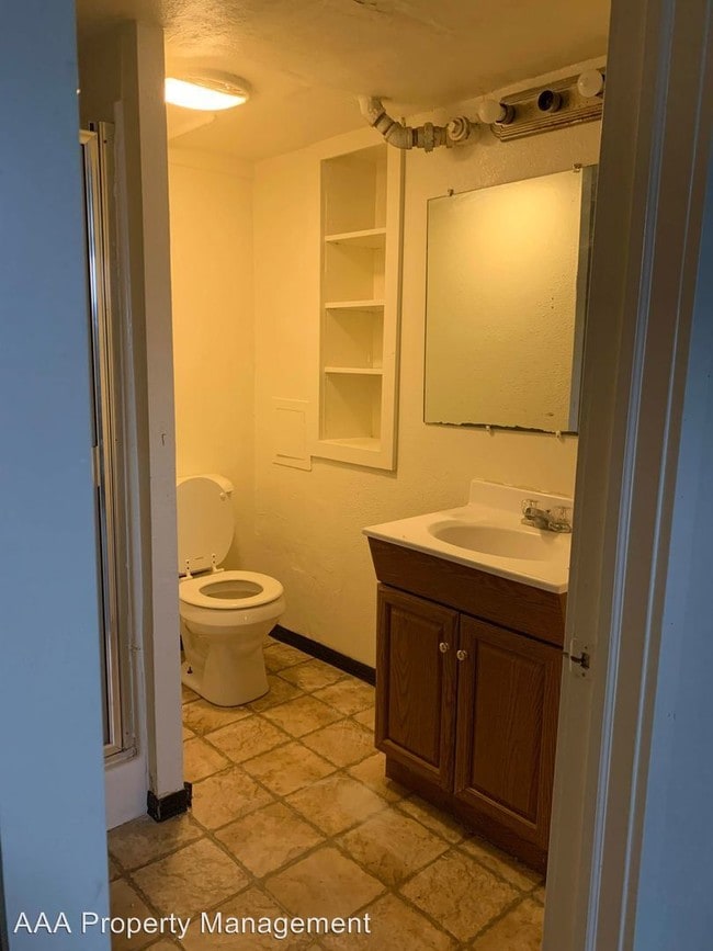 Building Photo - 5 br, 2 bath House - 1150 East st