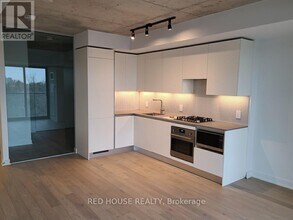 Building Photo - 2720 Dundas St W