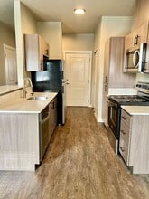 Interior Photo - Eagle Pointe
