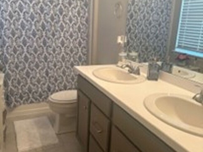 Building Photo - 4 Bedroom Single Family Home in Aurora