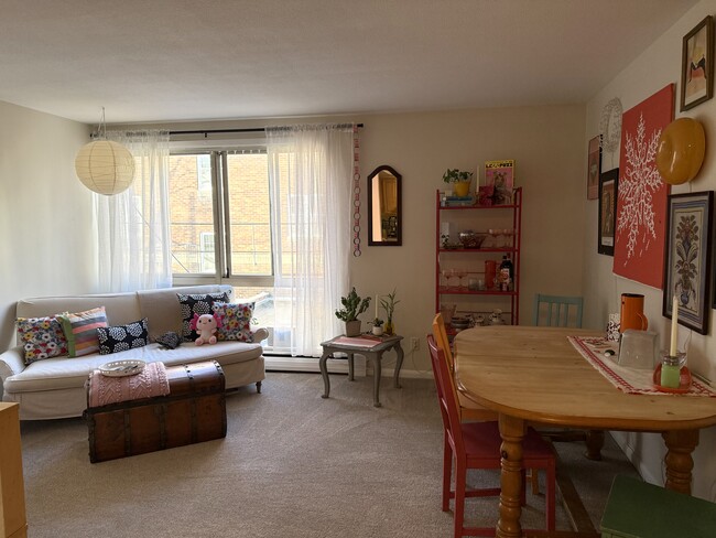 Building Photo - 2629 W 43rd