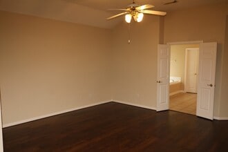 Building Photo - 6011 Hawkes Bay Ct