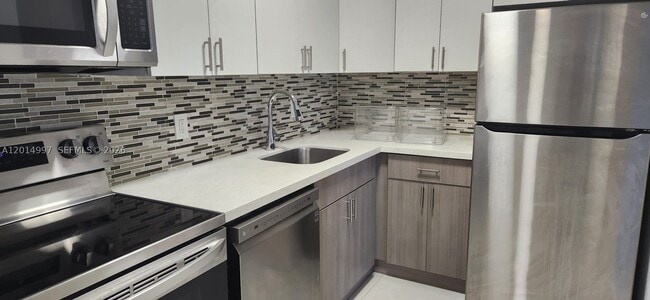 Building Photo - 7823 Miller Dr