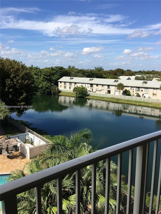 Foto principal - 15221 SW 80th St