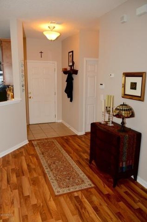 Foto del edificio - 273 Wooded Crossing Cir