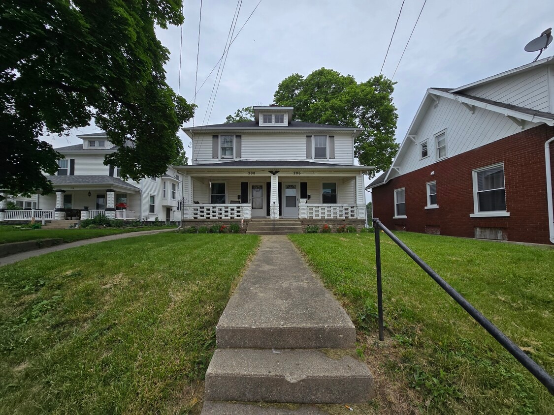 Primary Photo - 206 Pike St