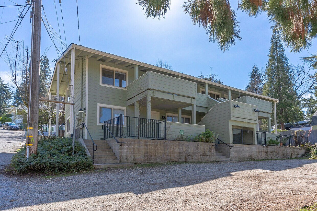 155 Lucas Ln Unit 4, Grass Valley, CA 95945 Room for Rent in Grass Valley, CA