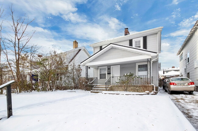 Building Photo - 587 S Ogden Ave