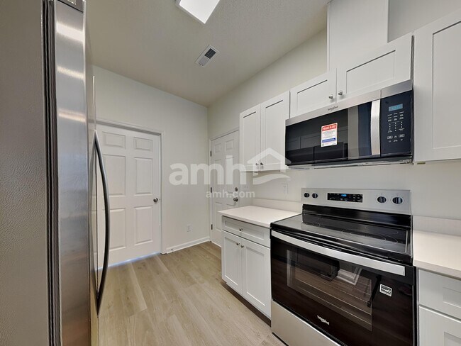 Foto del edificio - 117 Cameron Way Cir