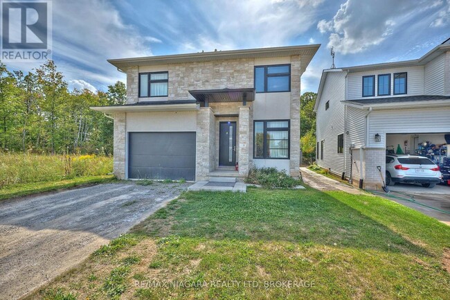 Photo du bâtiment - 146 Hodgkins Ave