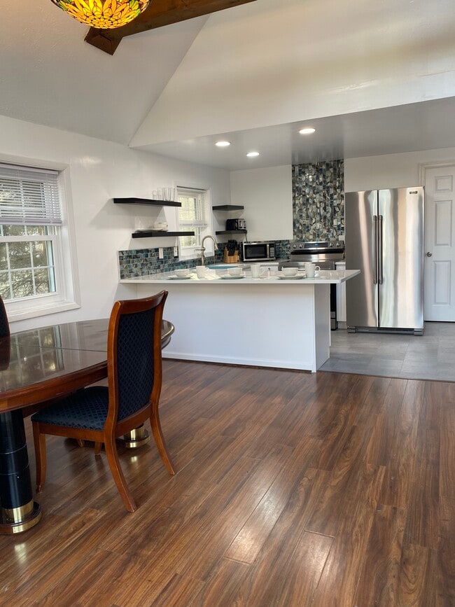 Building Photo - 7550 Eagle Rock Dr