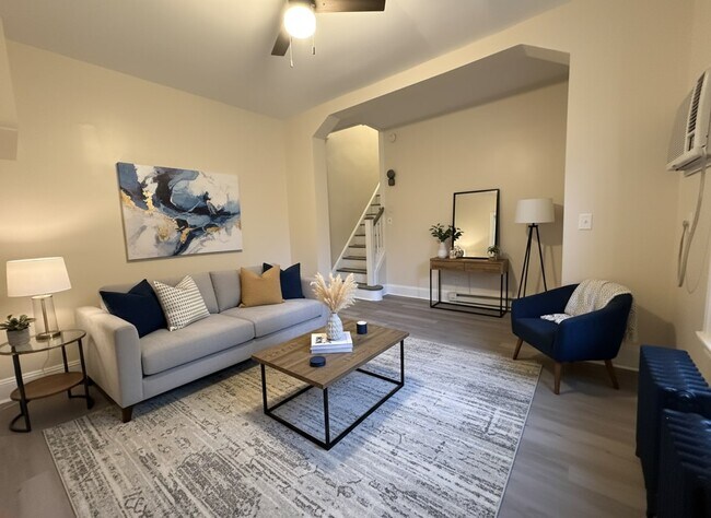 Building Photo - 4441 Richmond St