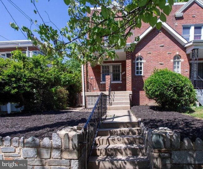 Foto del edificio - 104 53rd St NE