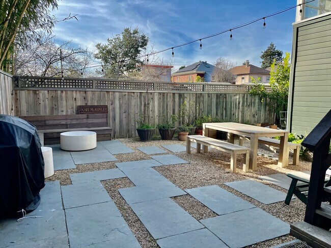Building Photo - 2126 McKinley Ave