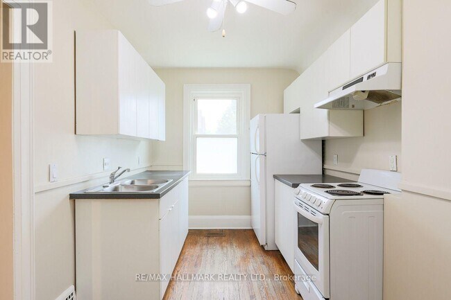 Photo du bâtiment - 2159 Gerrard St E