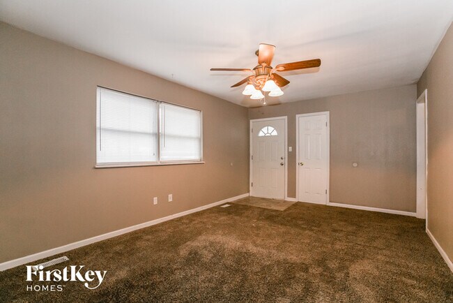 Building Photo - 2 NE Ferrell Ln