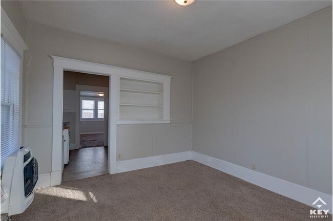 Building Photo - 856 S Millwood Ave