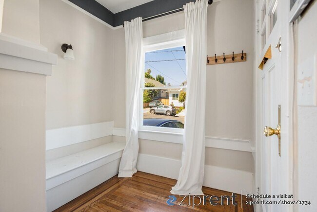 Building Photo - 4115 Agua Vista St