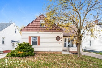 Building Photo - 804 E 249th St