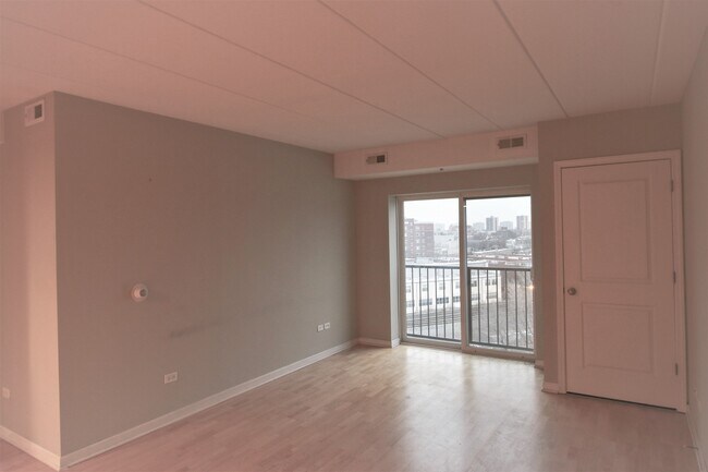 Foto del edificio - 2272 S Archer Ave