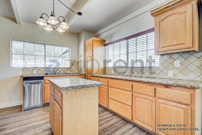 Foto del edificio - 6406 Lindell Ave