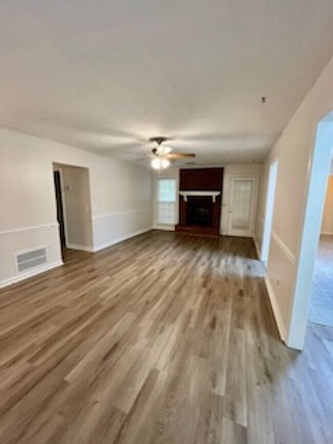 Building Photo - 5453 Cranston Dr