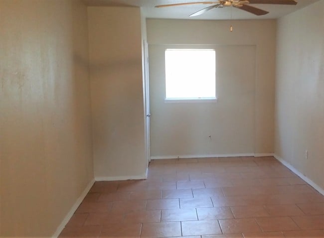 Building Photo - 7440 NW 5th Terrace